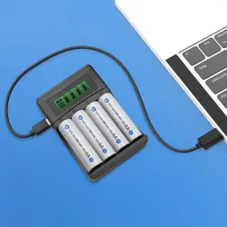 Ładowarka Qoltec do akumulatorków Ni-MH typu R03 AAA R6 | PartsPC.pl