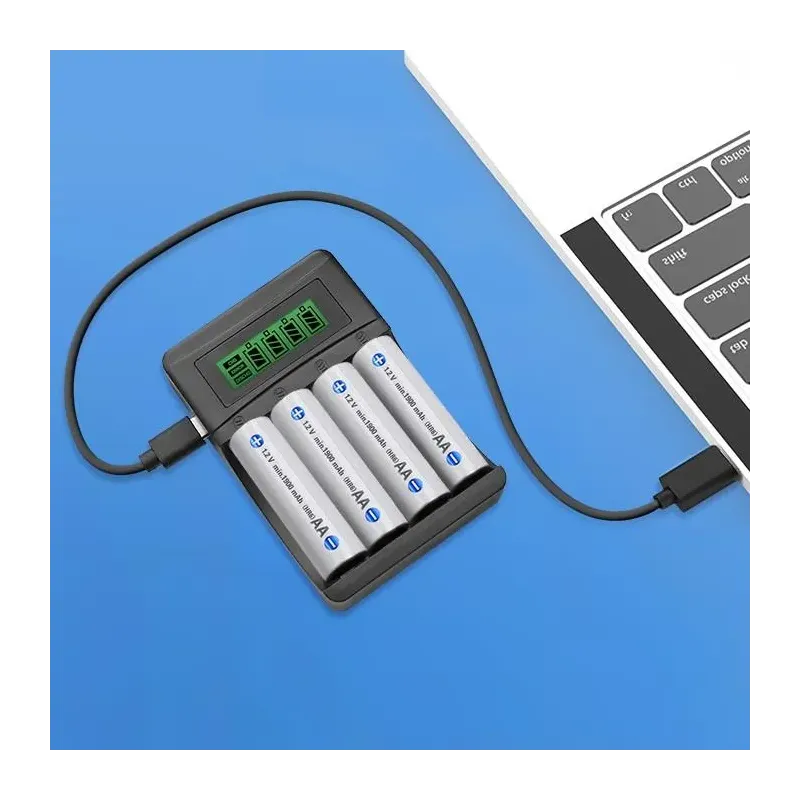 Ładowarka Qoltec do akumulatorków Ni-MH typu R03 AAA R6 | PartsPC.pl