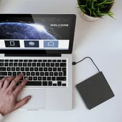 Nagrywarka Qoltec DVD-RW zewnętrzna | USB2.0 | czarna | PartsPC.pl