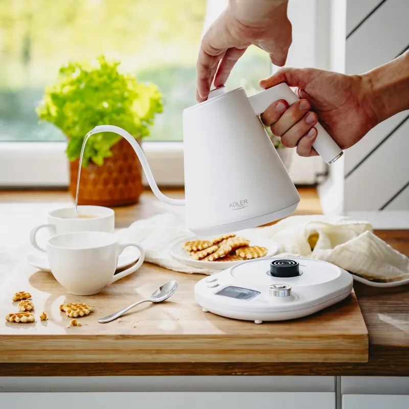 Czajnik elektryczny Adler AD 1349 biały z długą wylewką | PartsPC.pl
