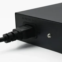 Switch niezarządzalny Qoltec przełącznik sieciowy | PartsPC.pl