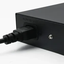 Switch niezarządzalny Qoltec przełącznik sieciowy | PartsPC.pl