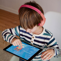 Belkin Bezprzewodowe słuchawki nauszne dla dzieci, różowe | PartsPC.pl